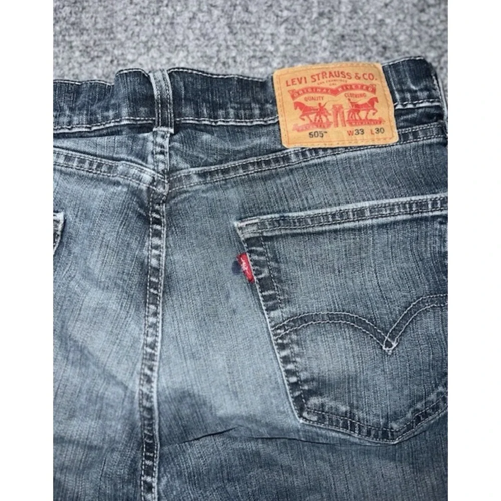 Levis measurements photos